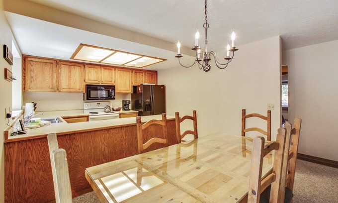 Sunriver Condo | The Ridge at Sunriver, OR Unit #23 next door to the SHARC water park