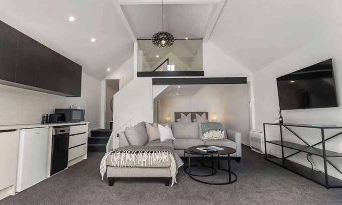 Mangawhai Villa | The Ridge Villa 3 – Family-Sized near Tara Iti, Sleeps 4+