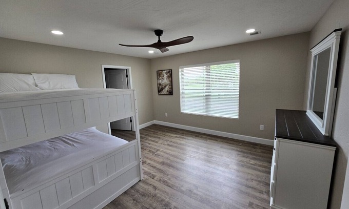 Ava Apartment | The Ridgeview Suite @ White Oak