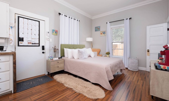Amarillo House | The Riley. Retro charm in the Heart of DT Amarillo. Near I-40 & Historic Rt 66