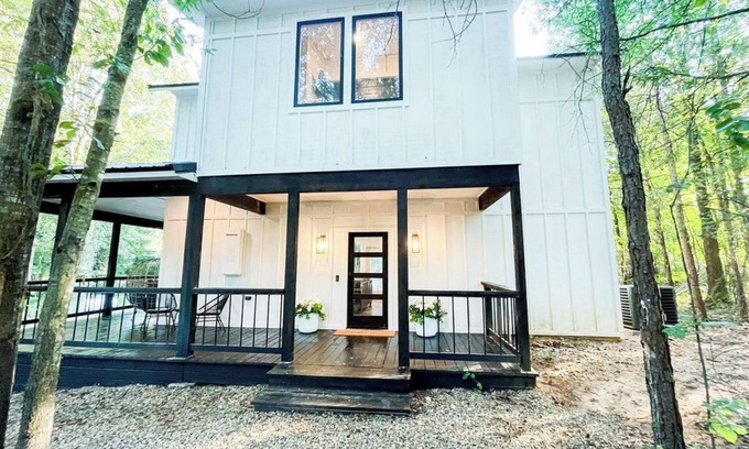 Broken Bow Cabin | the RISER - BRAND NEW Modern Cabin in Broken Bow!
