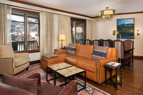 Aspen House | The Ritz-Carlton, 3 BR Residence 8212: Ski-in/Ski-out Resort in Aspen w/Mountain/Town view