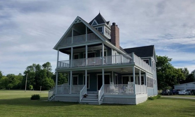 Thousand Island Park House | The River House, Island home with water views