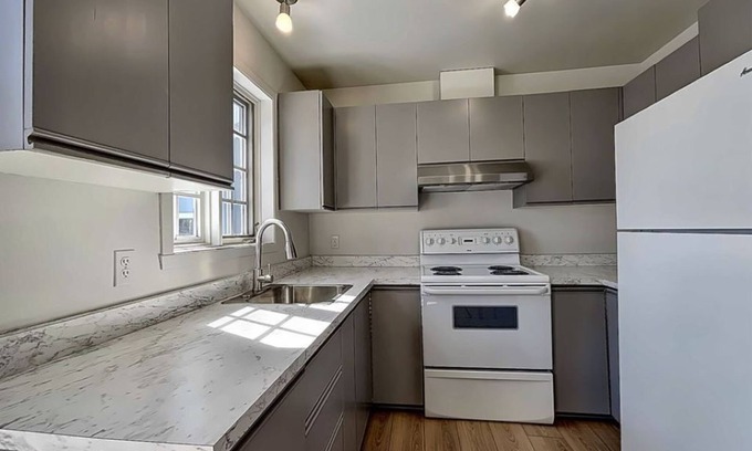 Saint-Etienne-de-Lauzon House | The river house