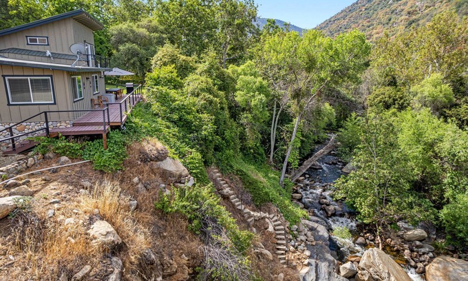 Three Rivers House | The River's Edge - Private Home with River Access and Spa