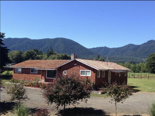 Quinault House | The River's Edge