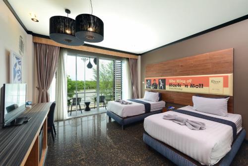 Downtown Krabi House | The River Scene