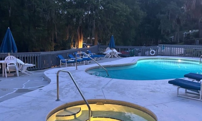 Dunnellon Apartment | The River Studio Condo-Hot tub, Pool, River access with Boat Slip!