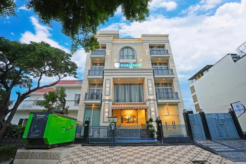 Greater Noida Hotel | The Riverstone Inn
