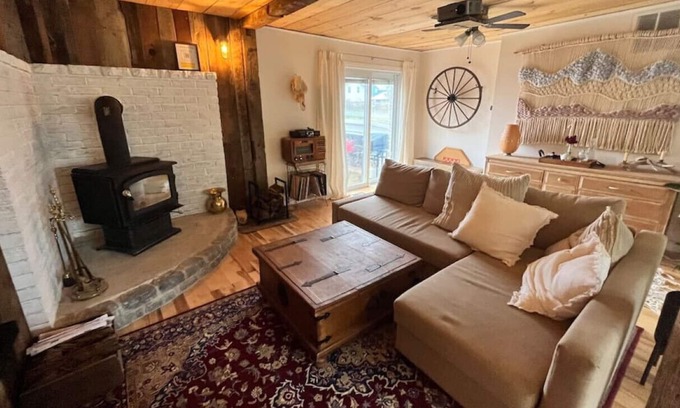 Consecon House | The Robin House · The Robin House: Your Rustic/Modern Home & Spa