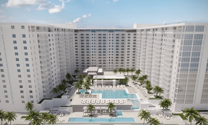 South Beach Condo | The Roney Palace Condo #1006 - Minimum rental period of 30 days