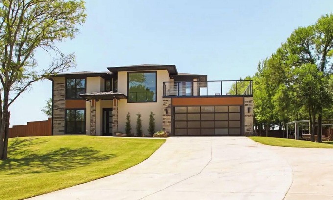 Denison House | The Rooftop
