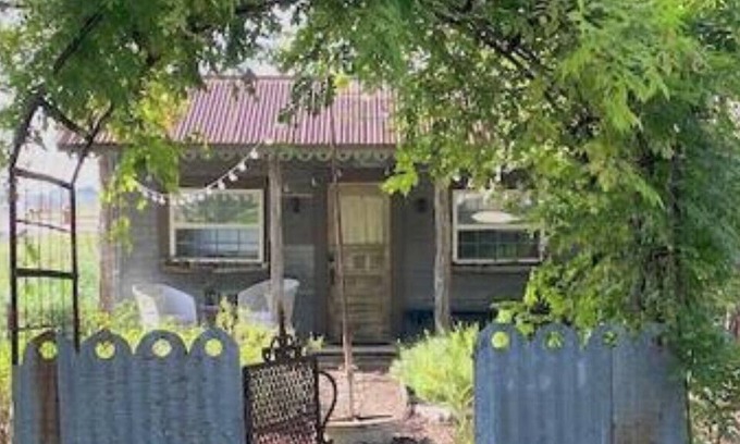 Burton House | THE ROOST - A garden cottage retreat