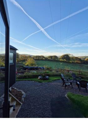 Totnes Cabin | The Roost at Broadgates