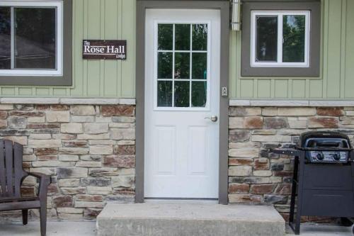 Bloomfield House | The Rosehall PEC Waterfront Stay