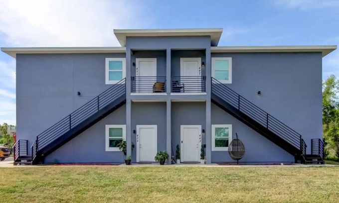 Memphis House | The Rosezena Experience.