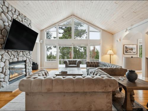 Kings Beach House | The Royal Canterbury Retreat - Near Kings Beach & Lake Tahoe