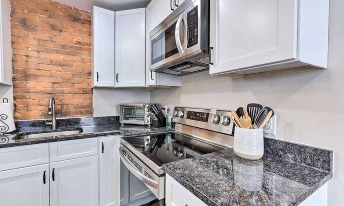 Front Royal Apartment | The Royal Loft, Modern 2 Bedroom, Front Royal, VA