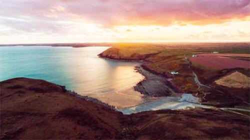 Manorbier Apartment | The Rum Shack Manorbier Castle Inn