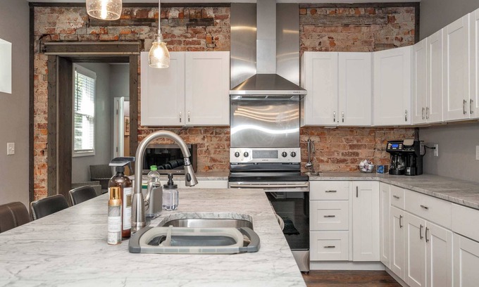 Cincinnati House | The Ruth House – Historic 4 BDR!