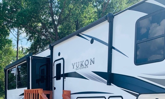 Putnam Hall House | The RV Hotel, a luxury RV in a charming town with people of big hearts.