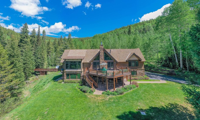 Crested Butte House | The Sunflower-Secluded luxury,hot tub,minutes to town