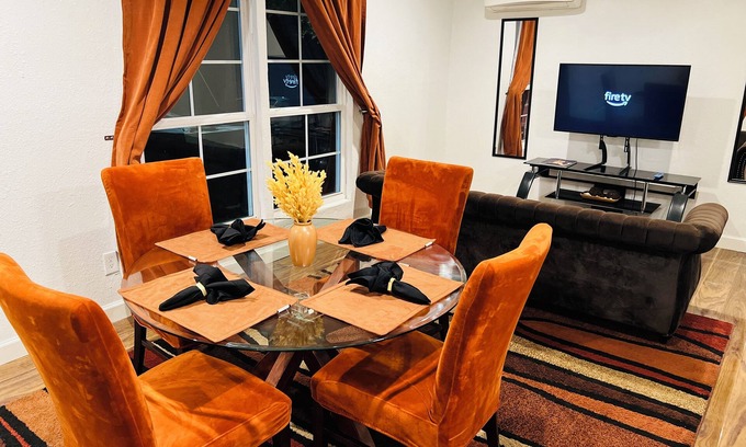 Lindale House | The Sabine River Retreat