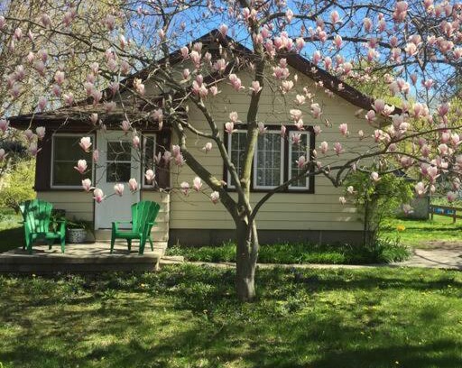 Port Elgin House | The Sailing Gypsy and Bunkie Summer weeks Sat to Sat