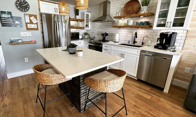 Crystal Beach Condo | "The Salty Shack” by 𝗙𝗶𝘃𝗲 𝗦𝗮𝗹𝘁𝘆 𝗦𝗼𝘂𝗹𝘀 Fully renovated 1st flr beachfront condo🐬