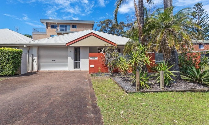 Nelson Bay House | The Sandbar-walk to Little Beach & Shoal Bay Beach