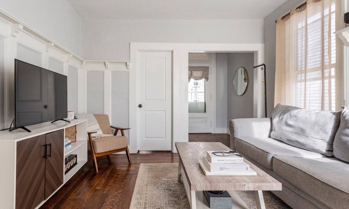 New Haven House | The Santiago in Science Park at Yale New Haven