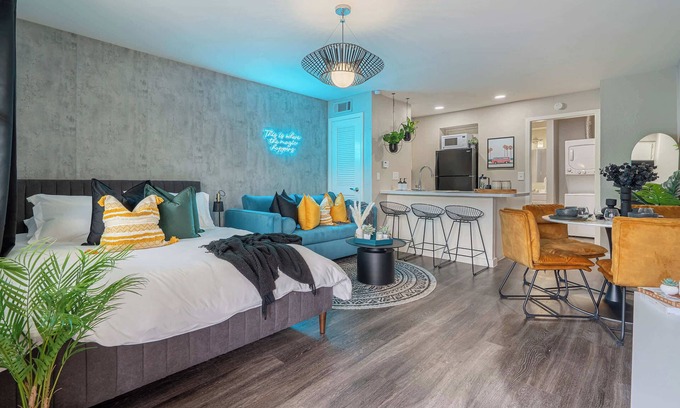 Allandale Apartment | The Sapphire | Creative Studio | Sleep 5 in Austin