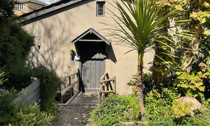 Beaminster Cottage | THE SAWMILL, pet friendly, country holiday cottage in Beaminster