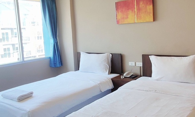 Ban Bang Saen Hotel | The Sea Bangsaen Hotel