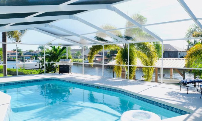 Apollo Beach House | The Sea Eagle House