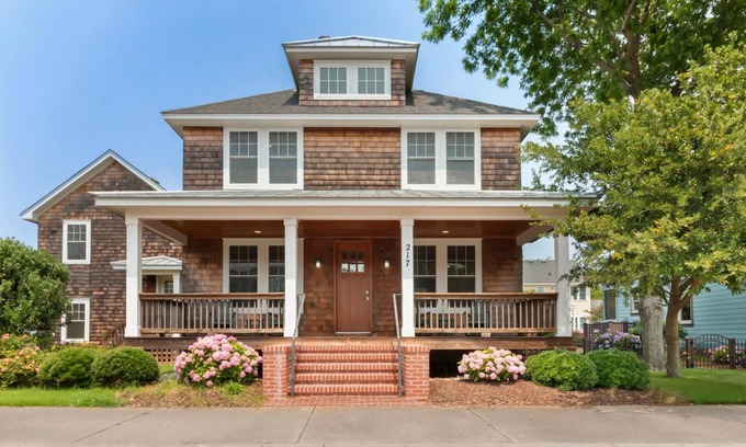 Historic Downtown Manteo House | The Seabiscuit* Walk to Festival Park & Downtown