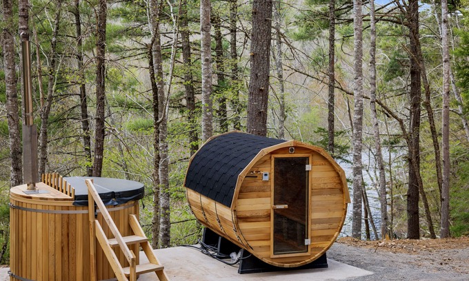 West Hants Cottage | ☆The SeaCan☆Adults Only Retreat☆HotTub&Sauna☆
