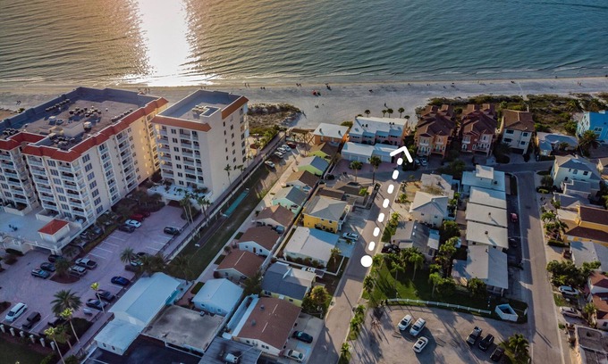 Redington Shores House | The Seagull beach cottage is steps to the beach.