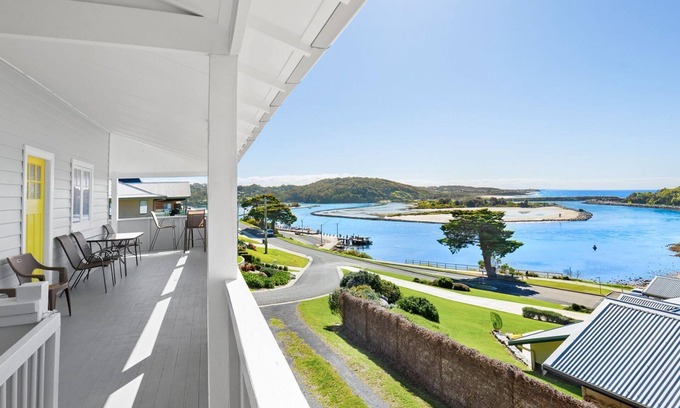 Narooma House | The Seamist Cottage .