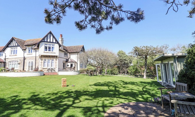 Beer Cottage | THE SEASIDE INN, pet friendly, character holiday cottage in Beer
