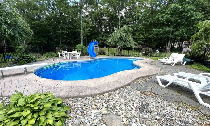 Albrightsville Villa | The Secluded Pocono Retreat w/Private Pool & Hot Tub