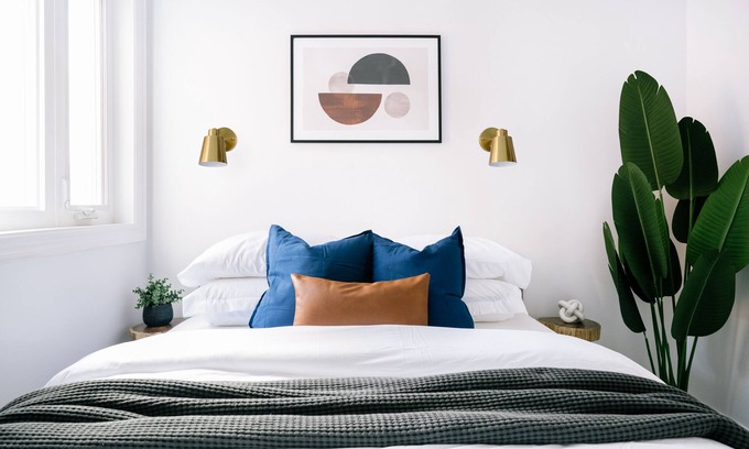 Briar Hill - Belgravia House | The Selene Room | Private Queen Bed