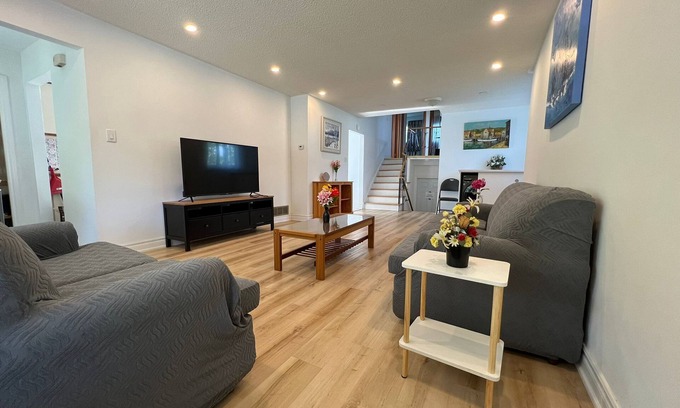 Agincourt House | The Self-Stainable House Suite near Agincourt Go