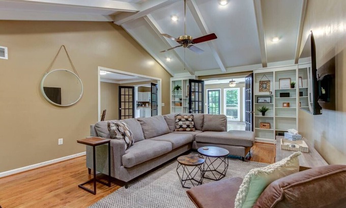 Fayetteville House | The Serene Spot