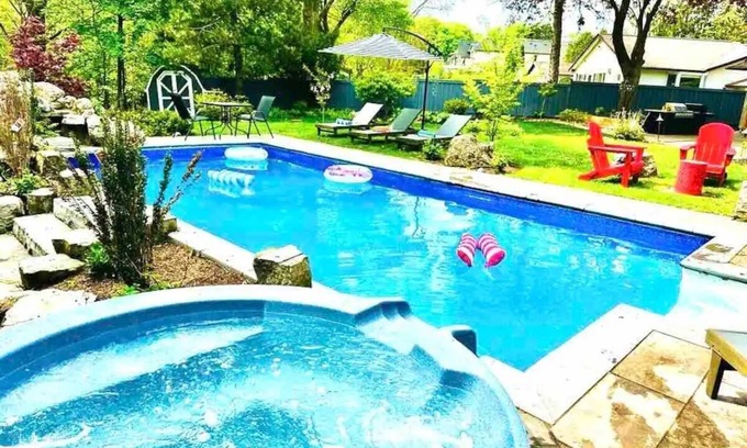 Clarkson-Lorne Park House | The Serenity Home Pool/Yoga/Game Room by the Lake