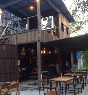 Ranong Hotel | The Shadow House & Bar