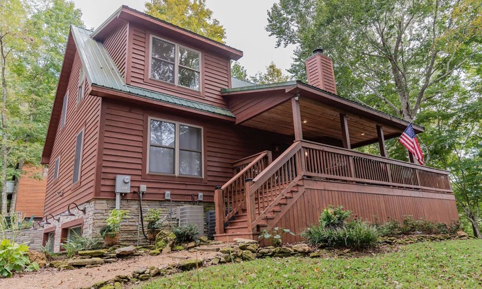 Fountain Run Cabin | The Shady Pine @ Barren River Lake, KY~ Luxury Cabin, Hot Tub, Mammoth Cave
