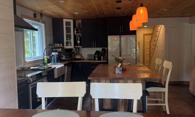 Morin Heights House | The Shed house