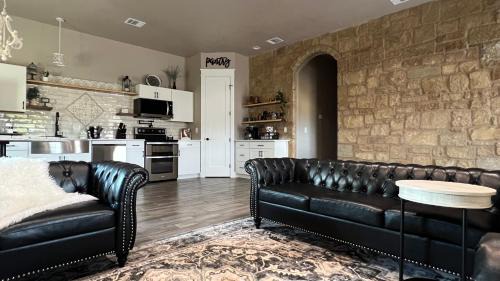 Bandera Apartment | The Shophouse at Transplant Acres
