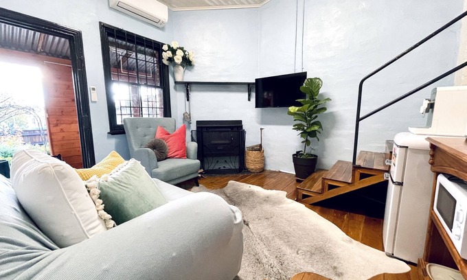 Tenterfield Apartment | The Shopkeepers' Quarters | Quaint Heritage Charm